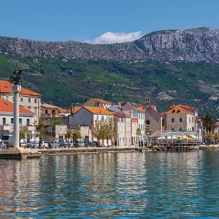 Two-bedroom In Kastel Stari Apartment Kaštela
