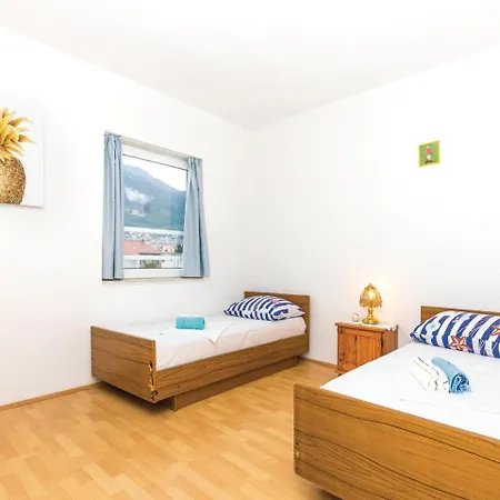 Apartment Two-bedroom In Kastel Stari *